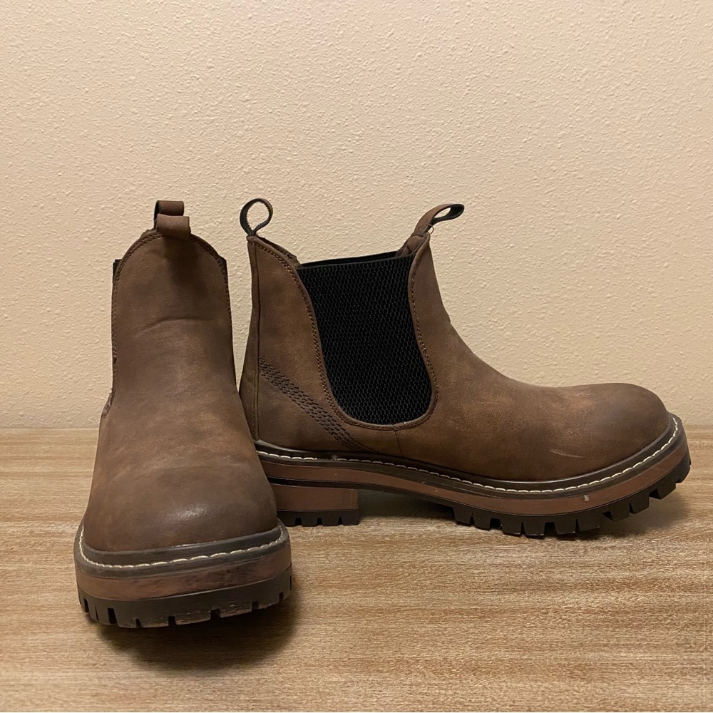 Extreme by Eddie Marc Women’s Boot Size 9 Approximately 1.5” Heel